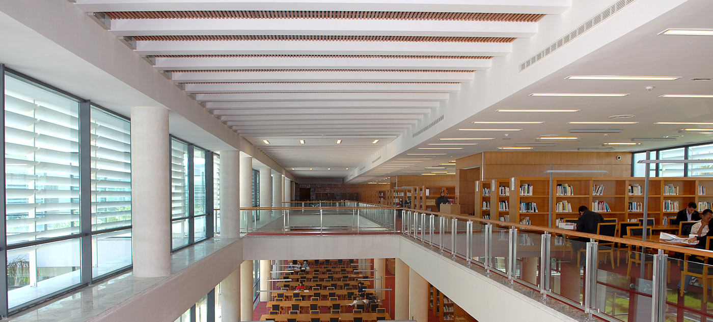 Emblème Doré Du Royaume Du Maroc Avec Drapeau Du Maroc Sweatshirt Cadeau Unique Pour Les Marocains Et Amateurs De Voyages